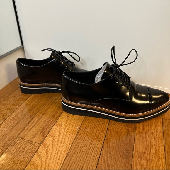 Vince Alanis Black Patent Leather Pointed Toe Oxford Loafers — Size 6 - Picture 8 of 9